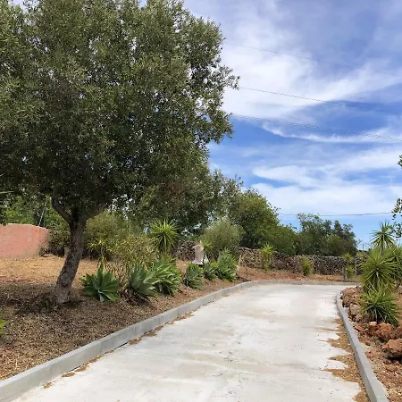 One Bedroom Bungalow With Shared Pool Enclosed Garden And Wifi At *