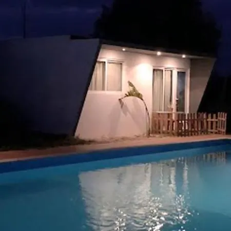 One Bedroom Bungalow With Shared Pool Enclosed Garden And Wifi At *