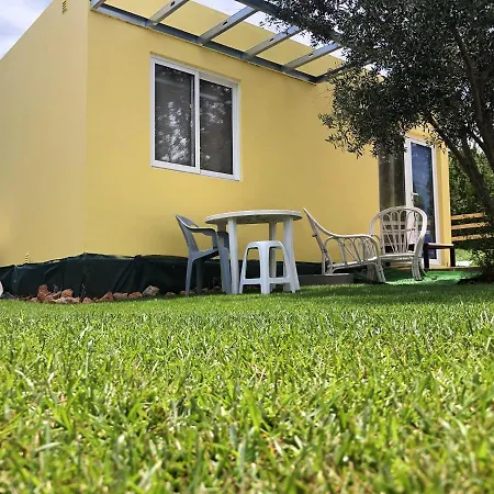 One Bedroom Bungalow With Shared Pool Enclosed Garden And Wifi At *